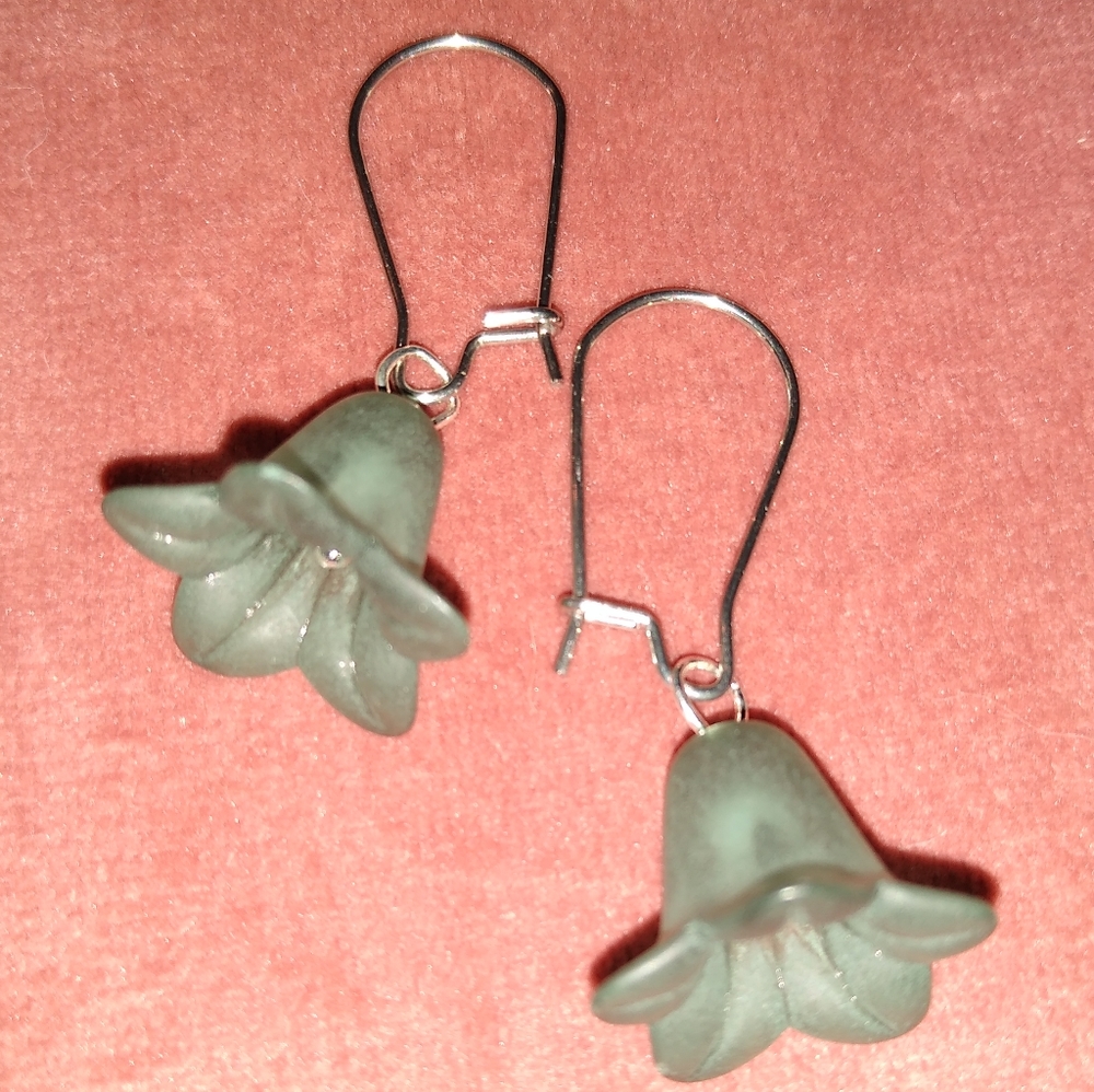 Handmade Flower Blossom Dangle Earrings Blue Grey Delicate Resin Flowers New
